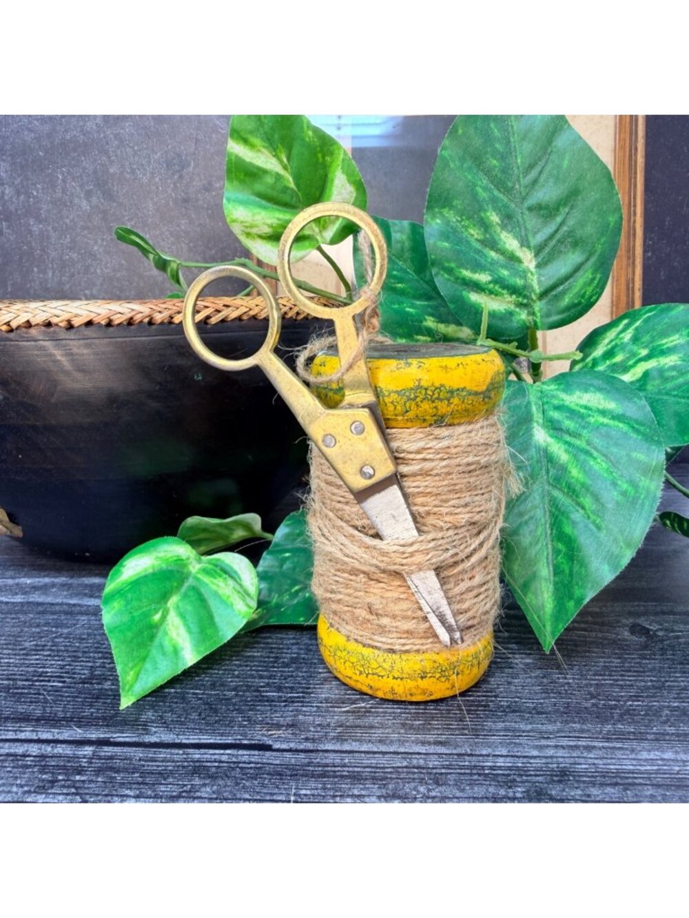 Primitive Twine Wooden Spool & Scissors‎ Rustic Farmhouse Decor Yellow